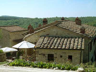 The stone farmhouses of Collelungo